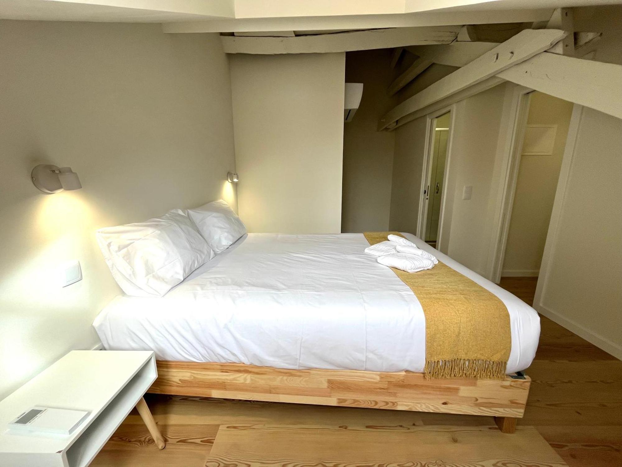 Casas De Alpedide *